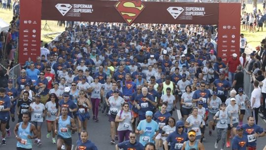 Corrida Superman & Supergirl mostra seus superpoderes no Rio Janeiro