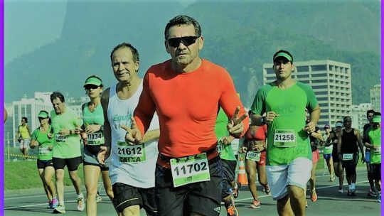 Nei Bezerra chega ao Rio para mais uma sessão de terapia antiestresse: a Meia Maratona
