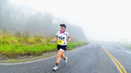 Renata Daltro estreia nos 42K na Muralha UP and DOWN Marathon